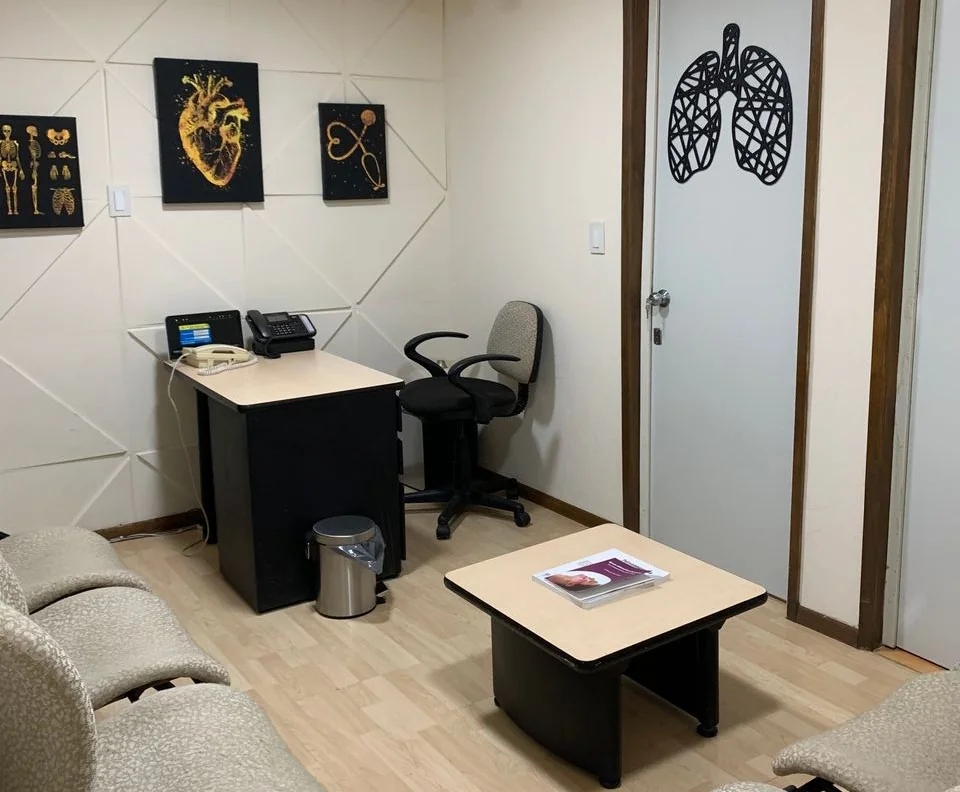 Interior view of Karolly Itzel Gil Ureña's medical clinic
