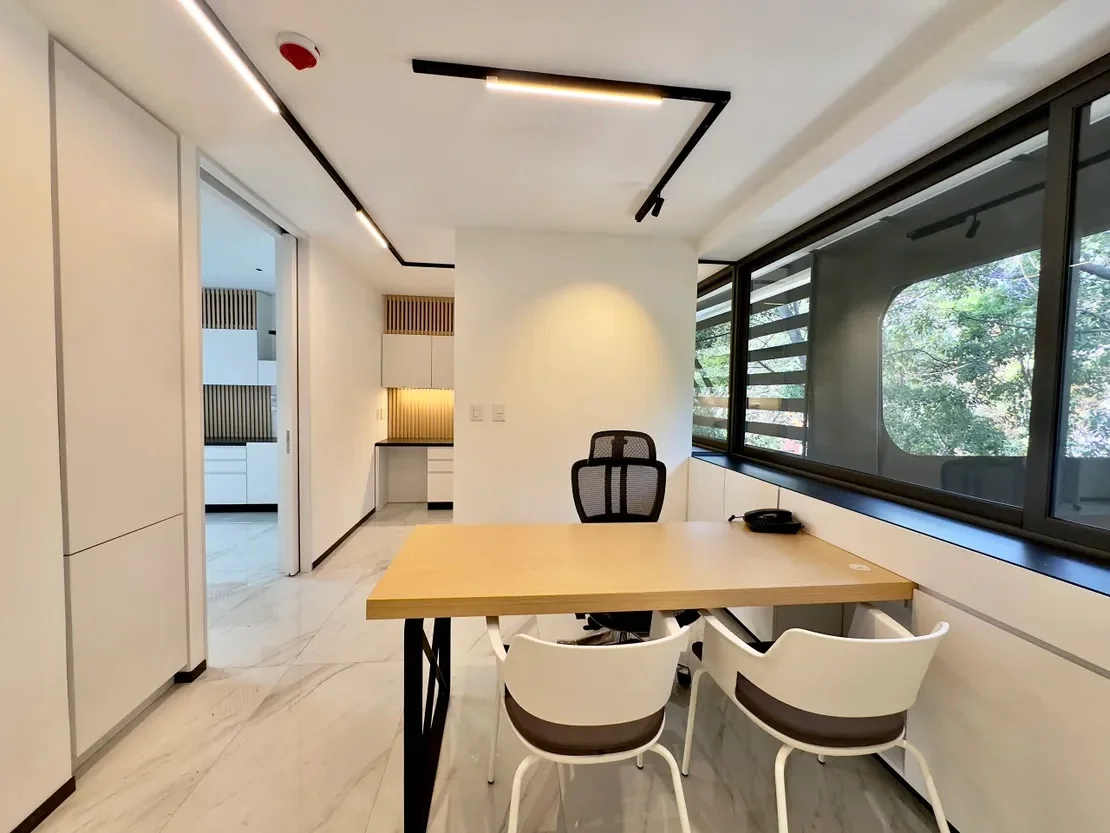 Interior view of Alba Regina Camargo Goñi's medical clinic