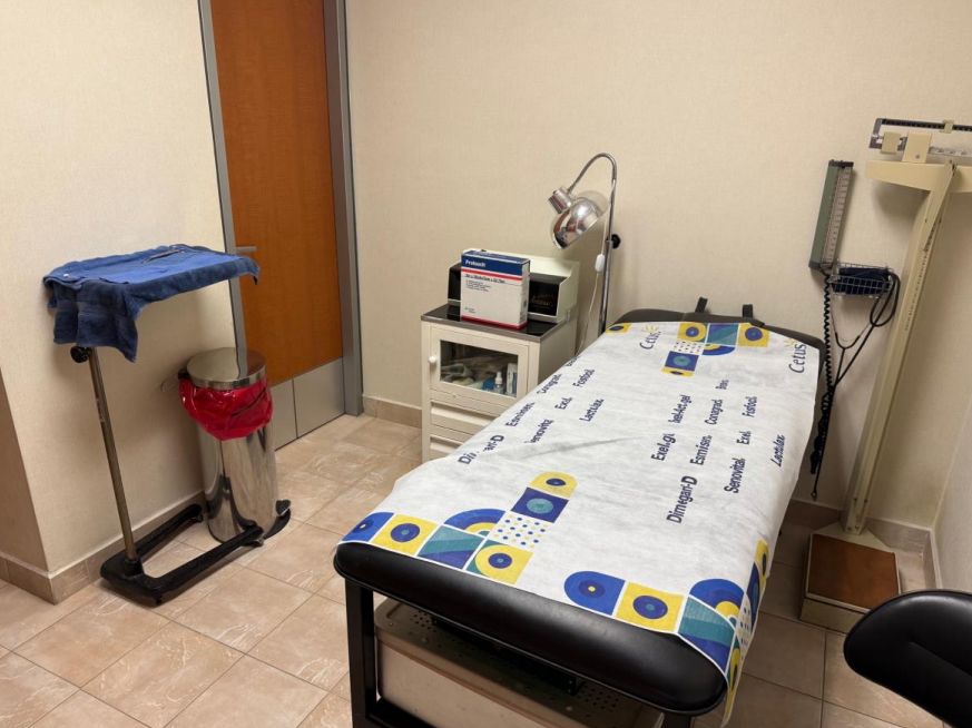 Additional view of Eduardo Bartolomé Hernández Cruz's medical clinic