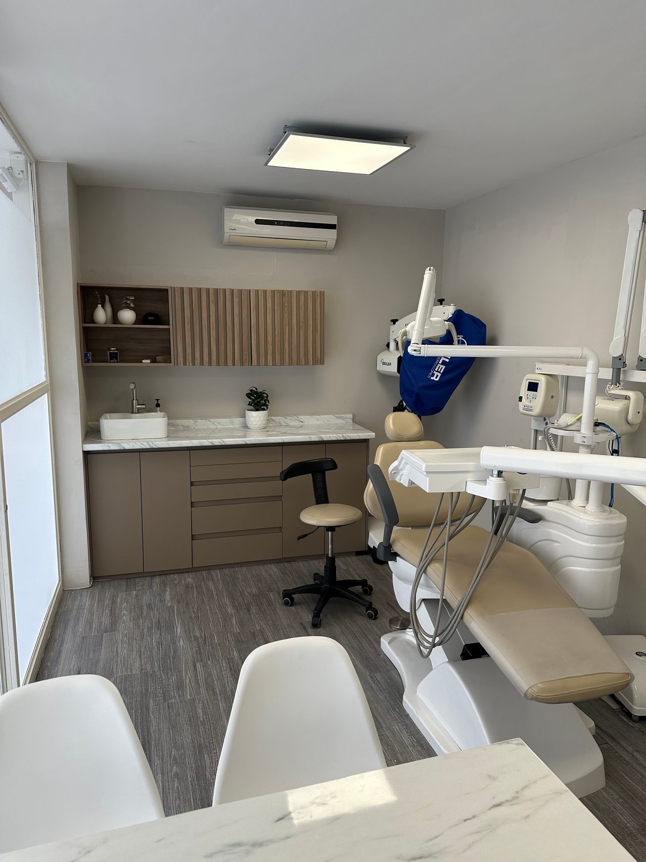Interior view of Isabel Esparza Pimentel's medical clinic