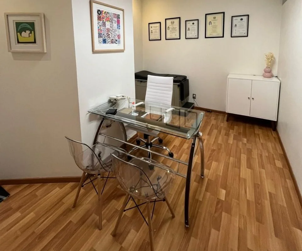 Interior view of Cinthya Isabel Díaz Valencia's medical clinic