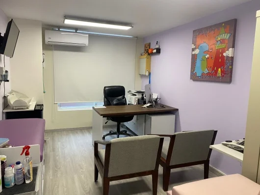 Interior view of Nidia Karen Castillon Benavides's medical clinic