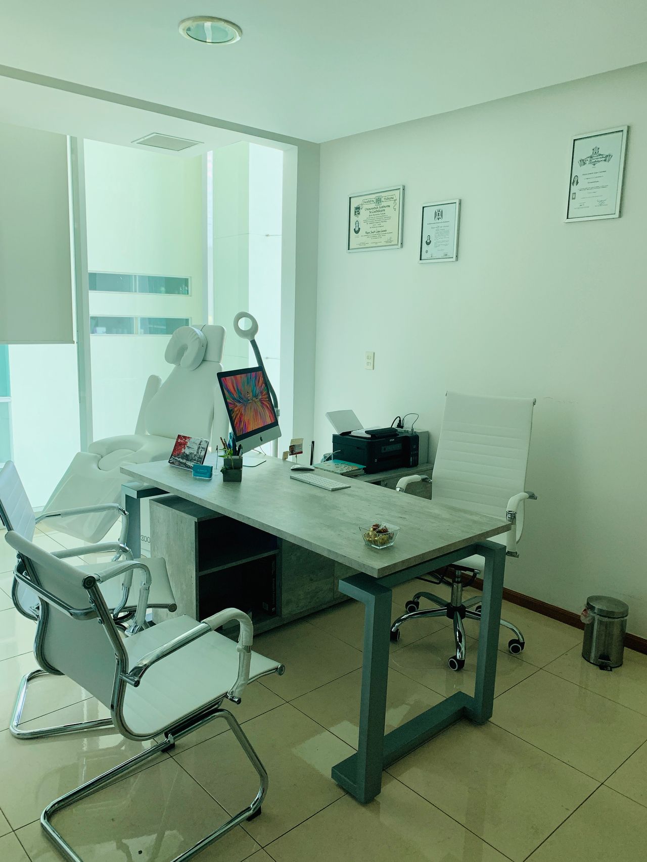 Interior view of Mayra Janeth López Guzmán's medical clinic