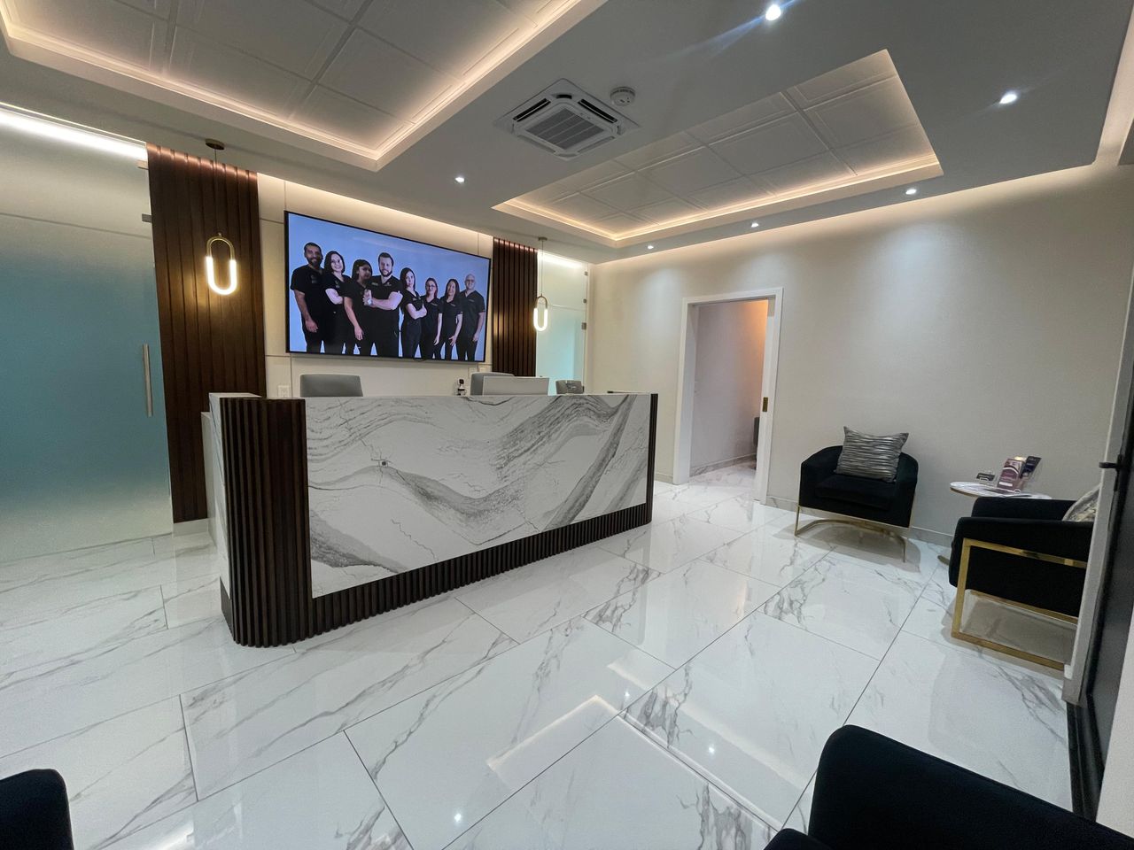 Additional view of J. Arturo Moncayo Macias's medical clinic