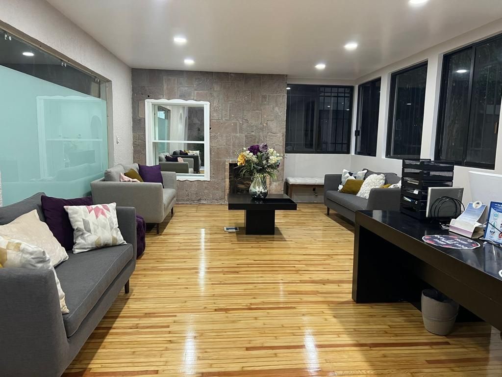 Additional view of Karina Escobar Ramírez's medical clinic