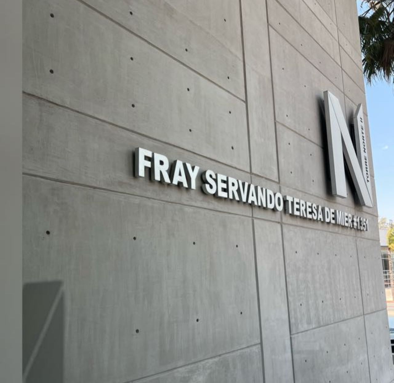 Additional view of Rodrigo Otero Rodríguez's medical clinic