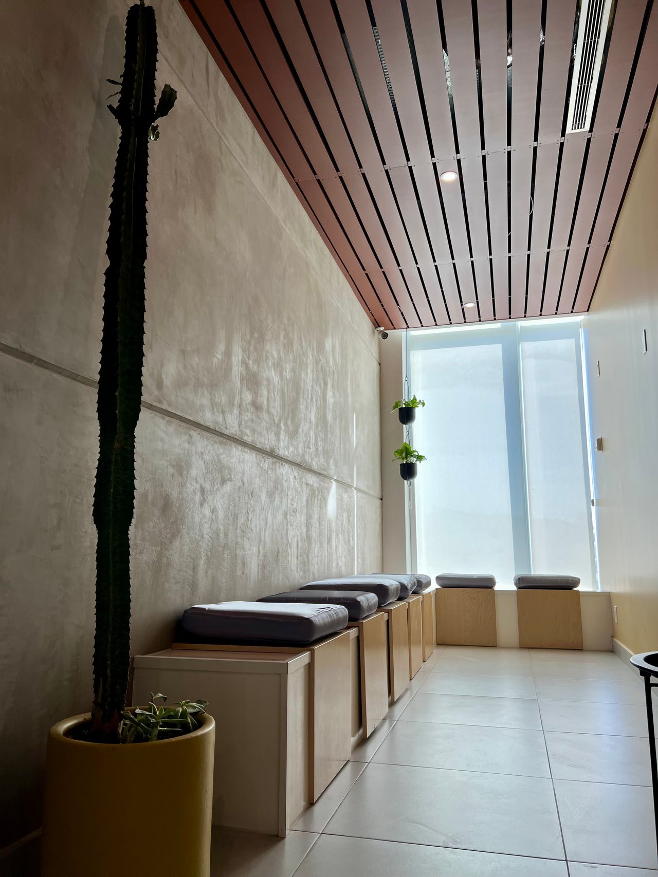 Additional view of Rodrigo Otero Rodríguez's medical clinic