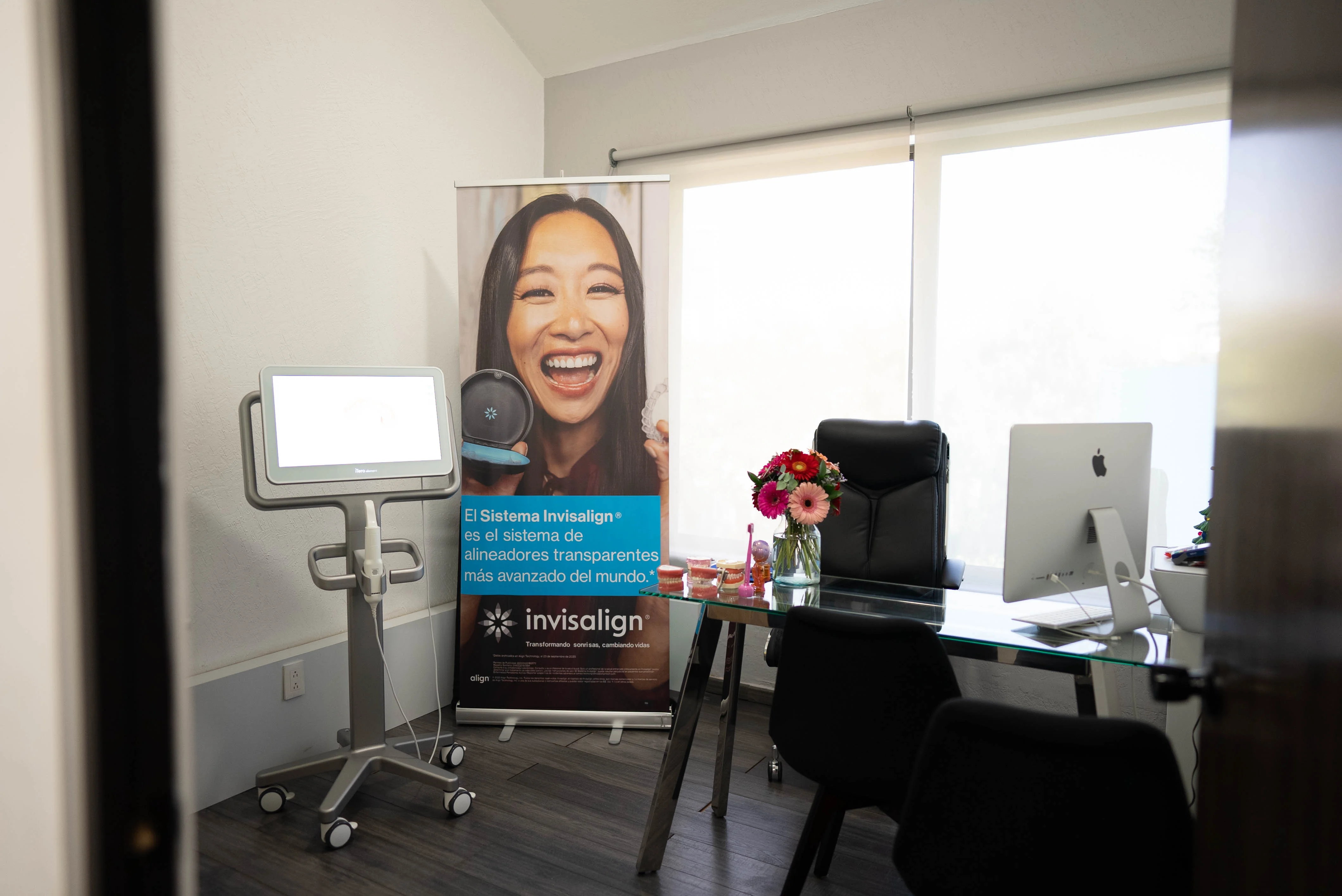 Video thumbnail showing Gabriela Franco's clinic and medical facilities