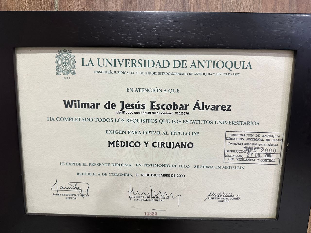Doctor's credential certificate 2