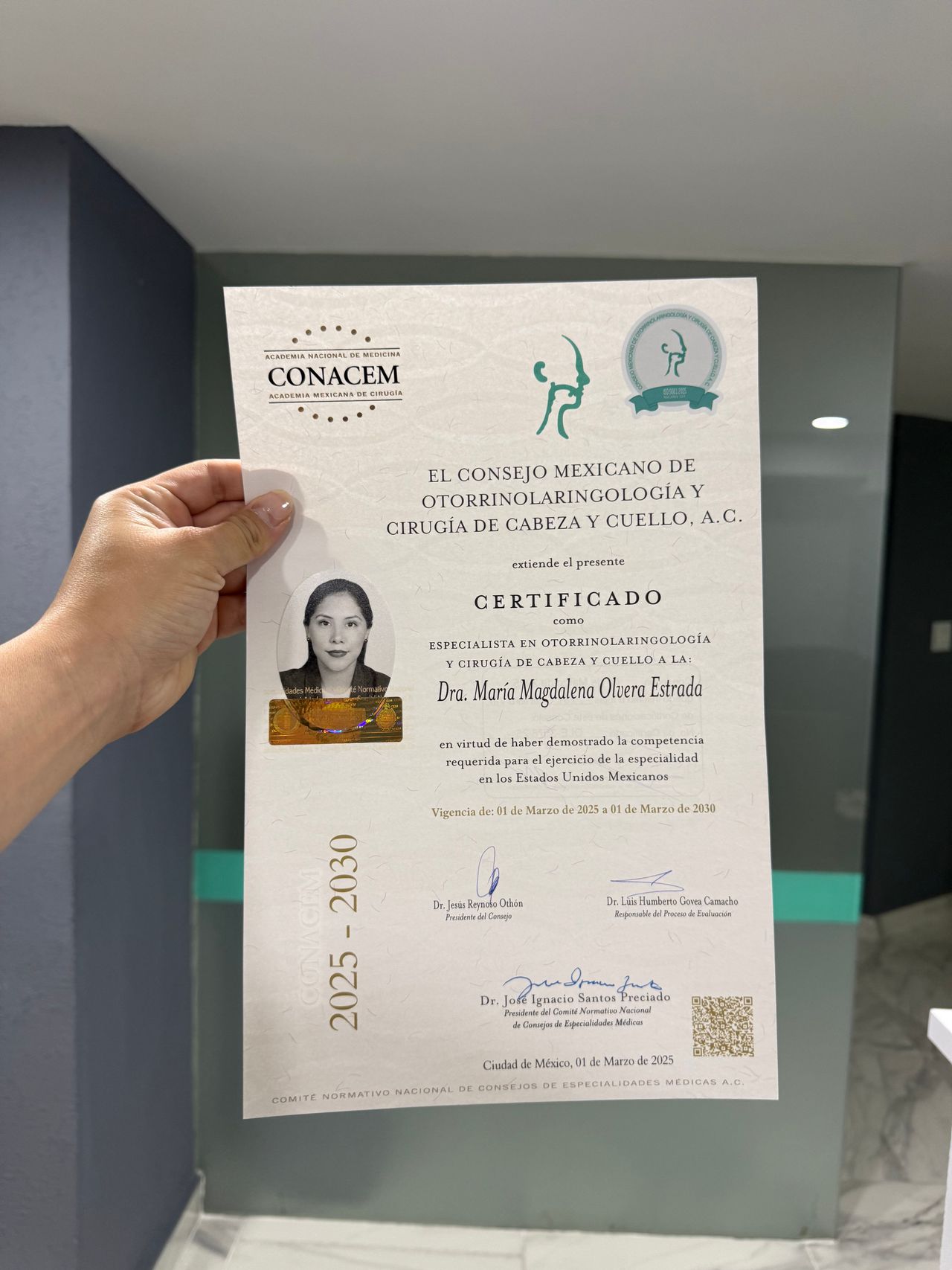 Doctor's credential certificate 1