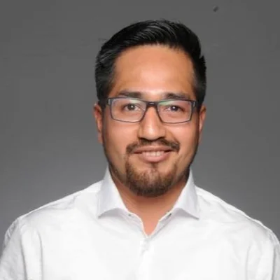 Dr Adrian Garcia Millan - Dentist in Mexico City