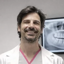 Dr Silvio Lovera is a dentist in Buenos Aires