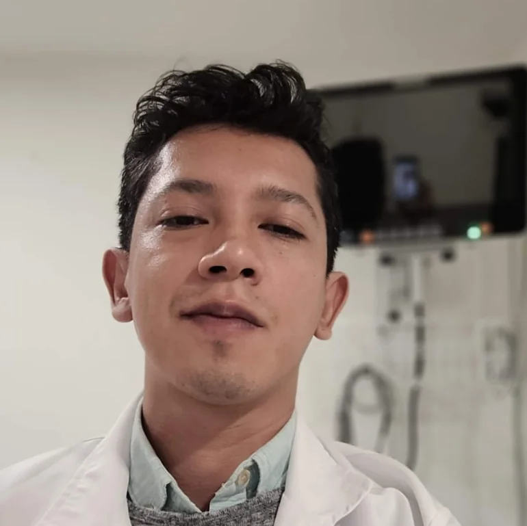 Dr Jonathan Gomez - General Doctor in Playa del Carmen