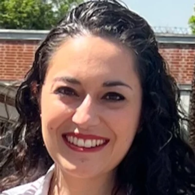 Dr Paulina González