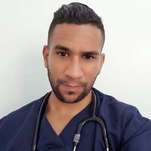 Dr Adolfo Suárez Cervantes is a general doctor in Medellin