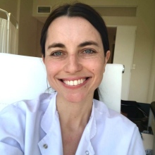 Dra María Velarde is a gynecologist in Buenos Aires