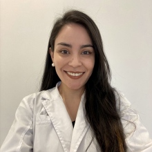 Dra Mariel Cisnero is a dermatologist in Buenos Aires