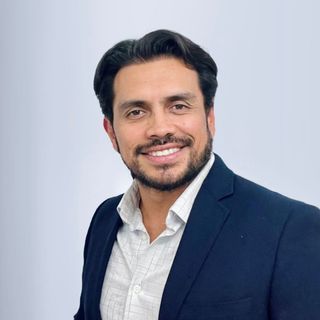 Dr Camilo Andres Acevedo Granados is a orthopedist in Medellin