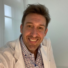 Dr Matias Bertiche is a dermatologist in Buenos Aires