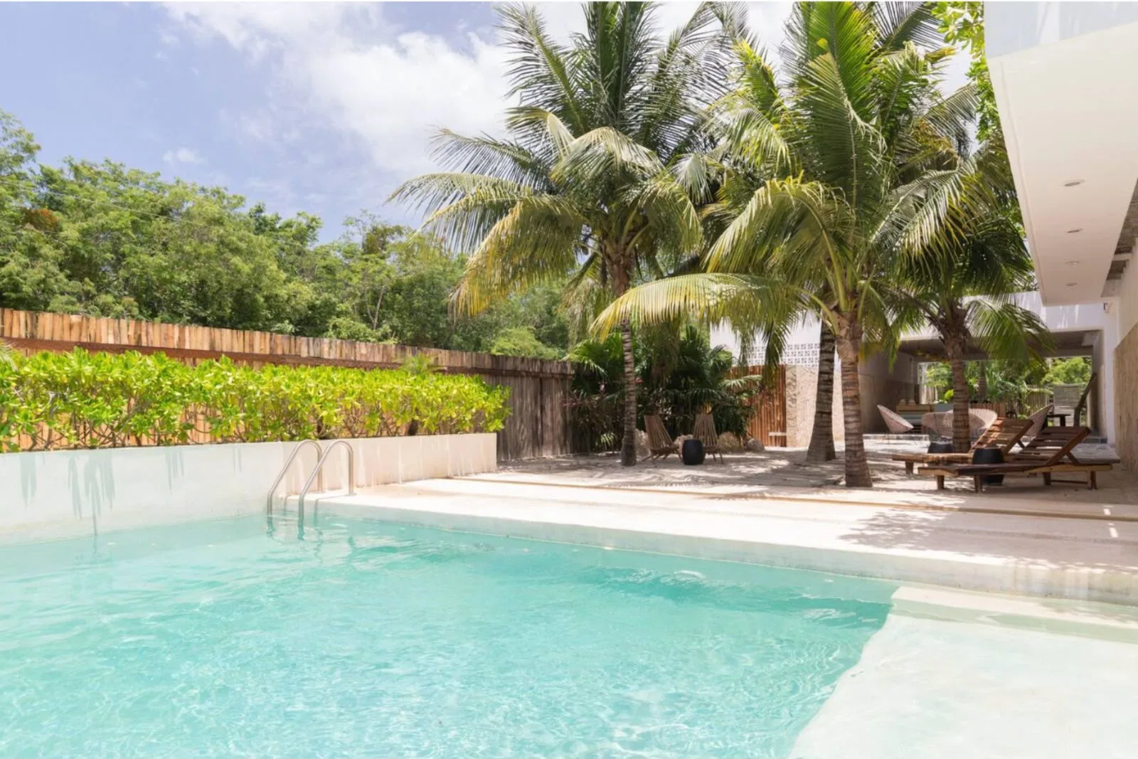 2 Bedroom Property with Private Garden & Pool in Tulum