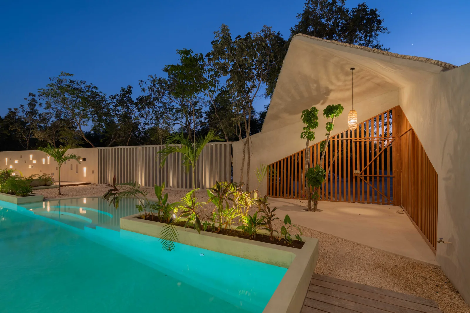 Swim-Up Studio Apartment in La Veleta, Tulum