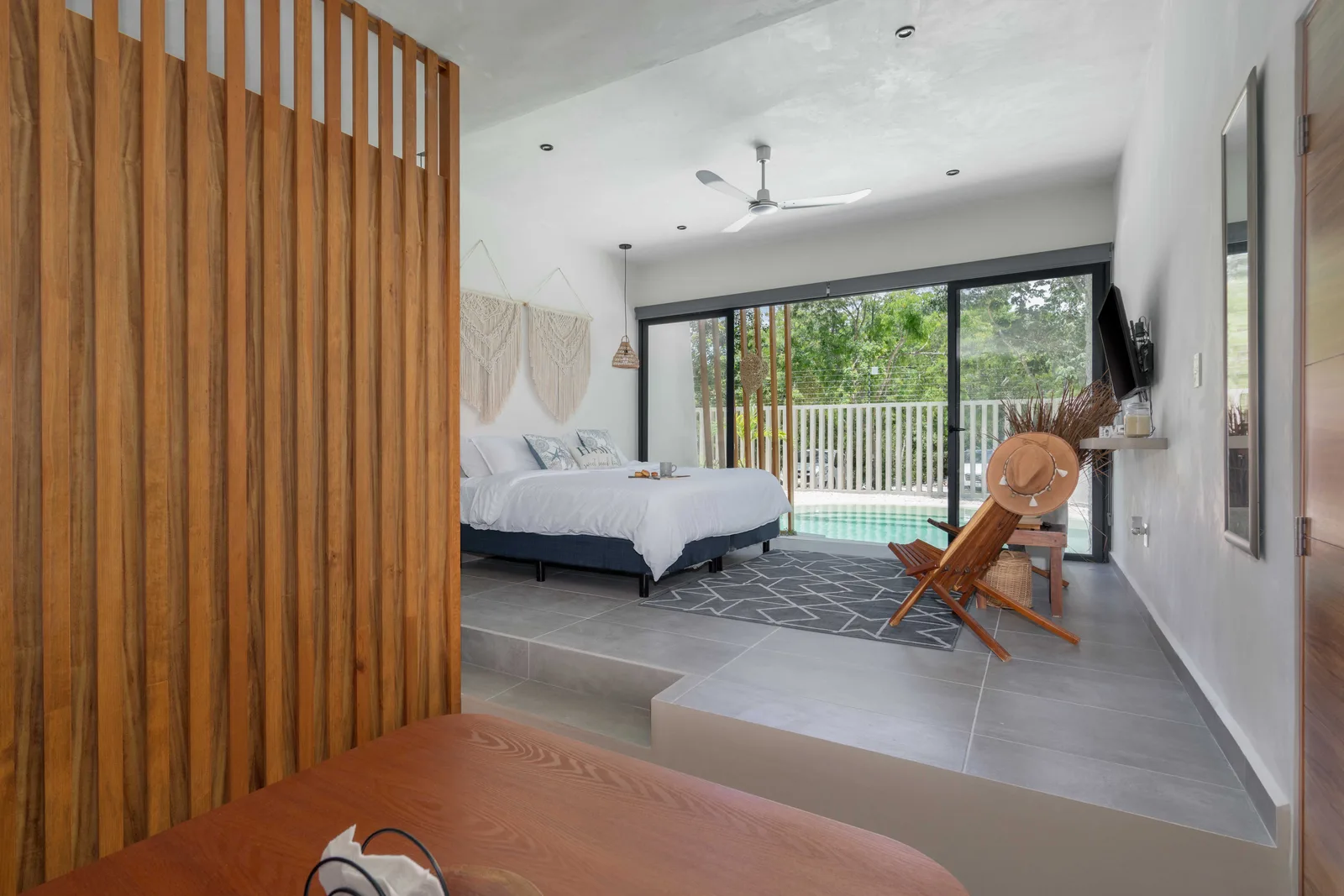 Swim-Up Studio Apartment in La Veleta, Tulum