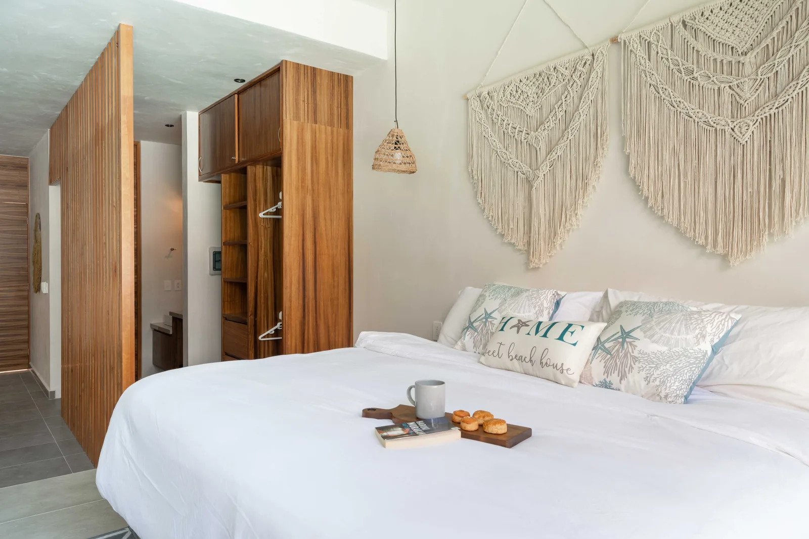 Swim-Up Studio Apartment in La Veleta, Tulum
