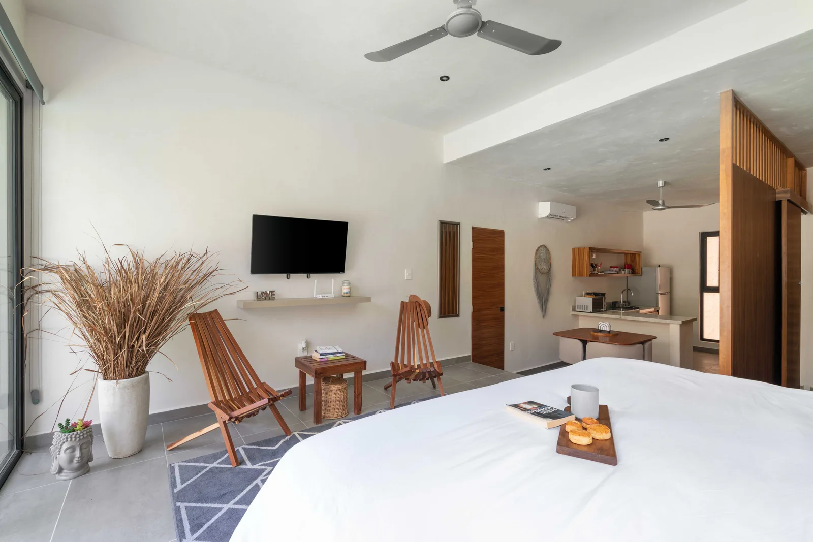 Swim-Up Studio Apartment in La Veleta, Tulum