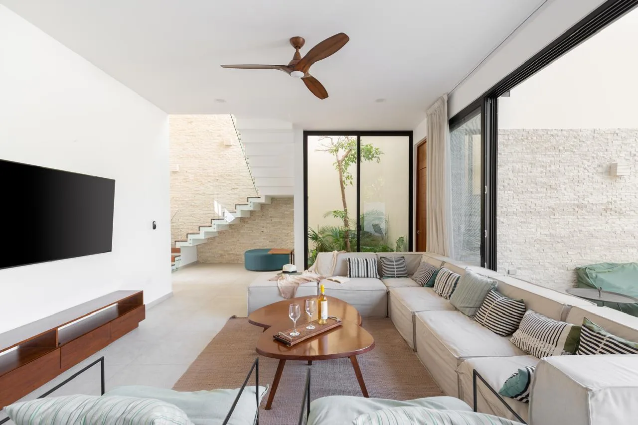 4 Bedroom Villa in Aldea Zama