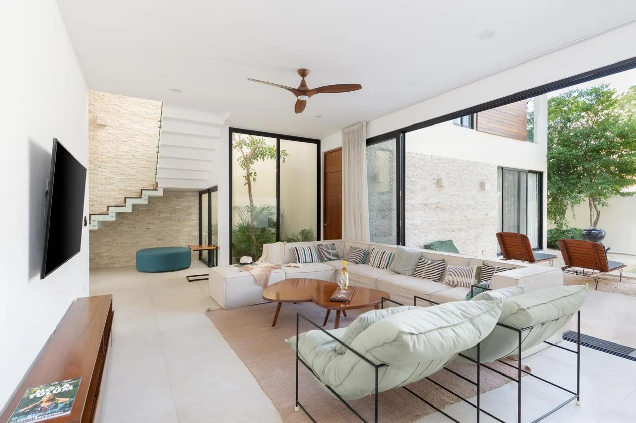 4 Bedroom Villa in Aldea Zama